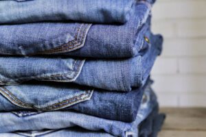 La guía que te ayudará a elegir vaqueros para hombres